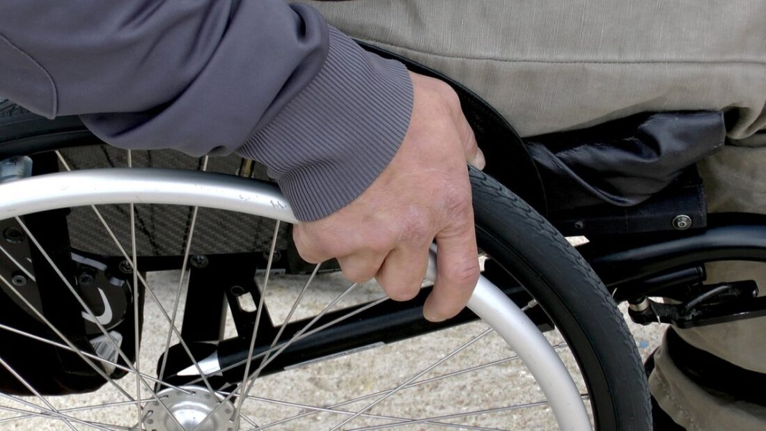 Zdjęcie: Na terenie całej metropolii mają obowiązywać standardy, które zapewnią osobom z niepełnosprawnościami lepszy dostęp do publicznych usług i miejsc