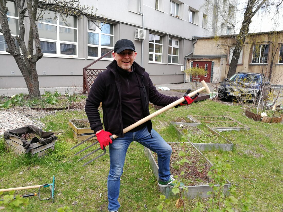 Zdjęcie: W ostatnim czasie w ogrodzie społecznym, przy ul. Grabowo pracownicy MOPS zadbali o wiosenno-letnie porządki.