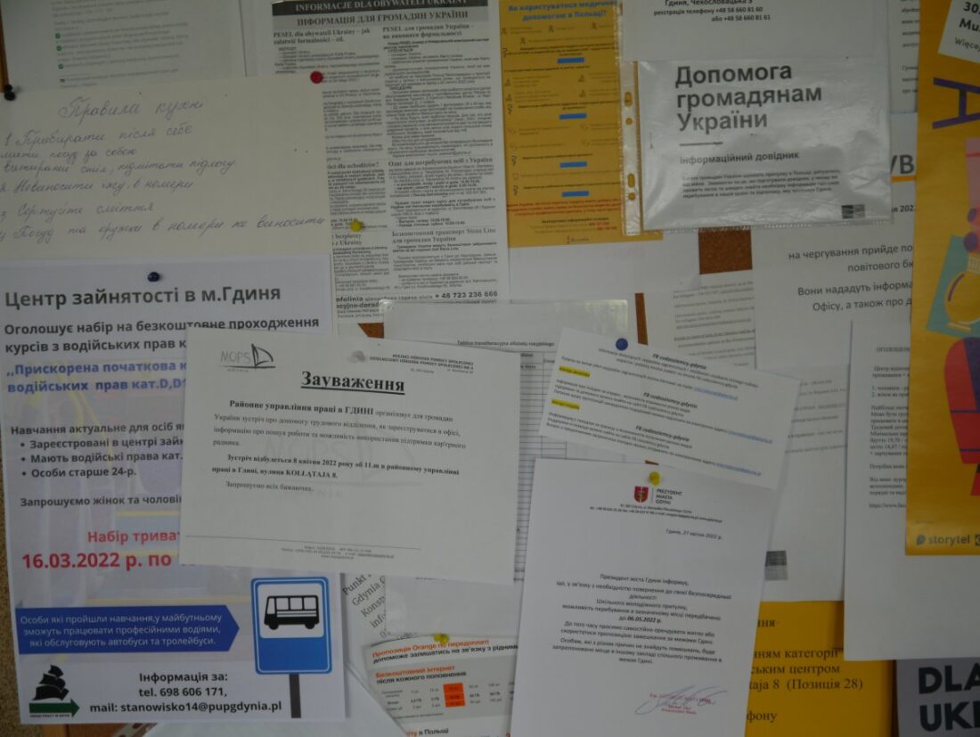 Zdjęcie: Tablica informacyjna w punkcie zbiorowego zakwaterowania, przy ul. Energetyków.