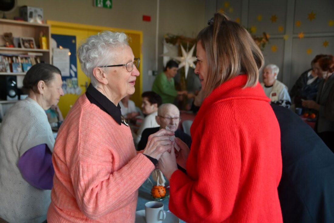 Zdjęcie: Święta to czas inicjatyw pomocy społecznej. Na zdjęciu wigilia Dziennego Domu Senior+