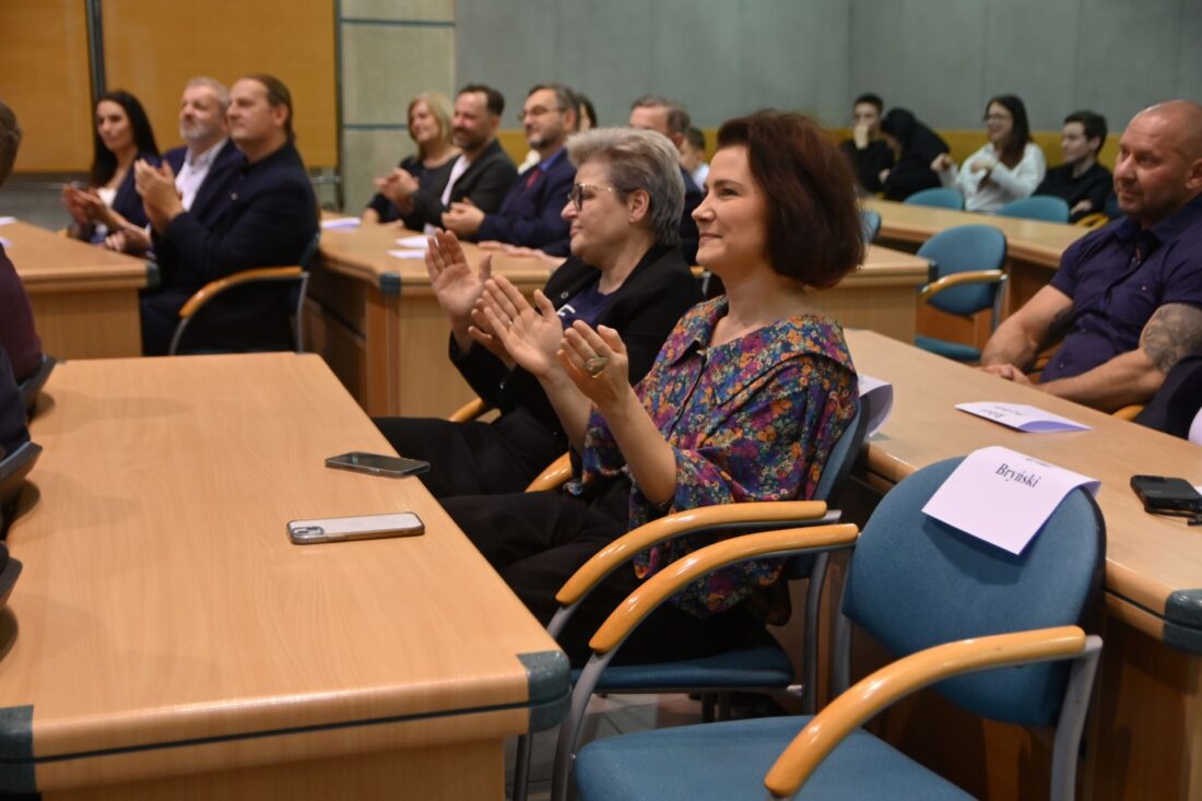 Zdjęcie: Jednym z założeń projektu SamoDZIELNI w Gdyni jest pogłębienie współpracy z lokalnymi, odpowiedzialnymi społecznie podmiotami, by usamodzielniani młodzi ludzie mogli bezpiecznie zdobywać niez