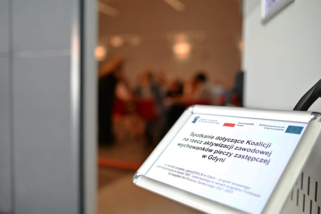Zdjęcie: Ponad 40 osób spotkało się w gdyńskim Muzeum Emigracji w ramach koalicji na rzecz aktywizacji zawodowej projektu Samodzielni w Gdyni - program wczesnego usamodzielniania w nurcie TSR